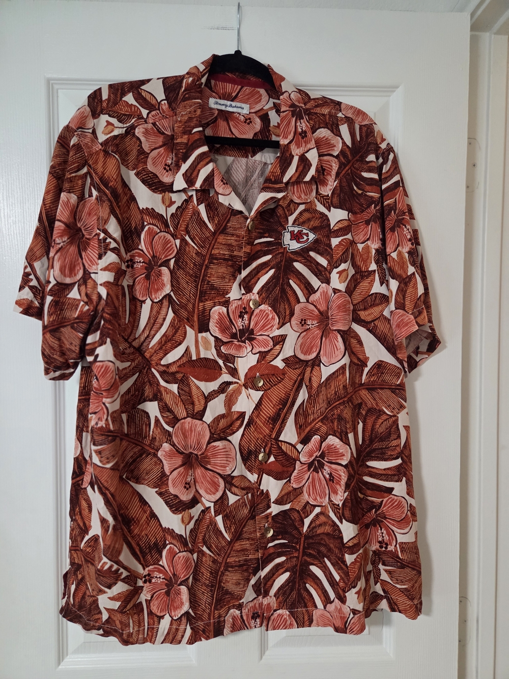 Tommy Bahama Kansas City Chiefs Tropical Silk Camp Shirt. Golf Sports. XXL